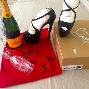 ❣️Christian Louboutin Exagona 160 👠